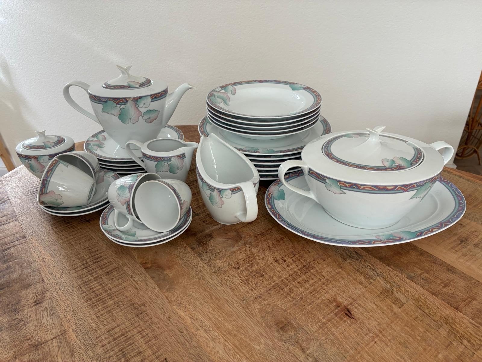 Servies Graf von Henneberg, Ophalen, Zo goed als nieuw, Porselein, Overige stijlen