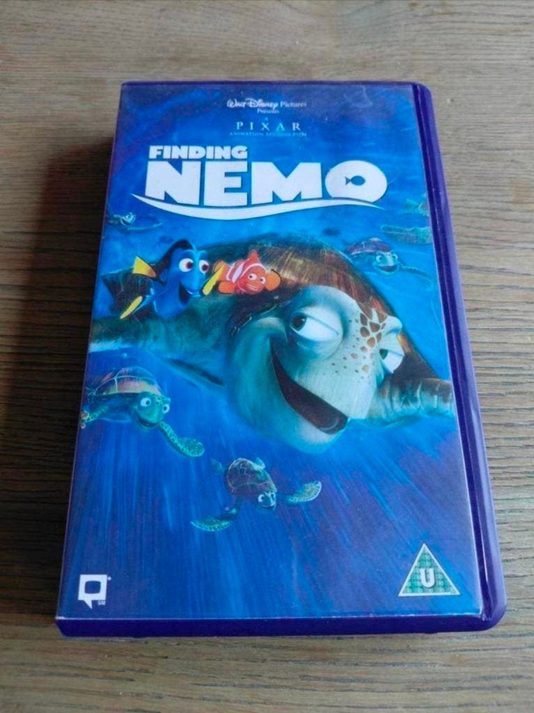 Walt Disney Pixar Finding Nemo Engelse Band., Tekenfilm, Alle leeftijden, Ophalen of Verzenden, VHS