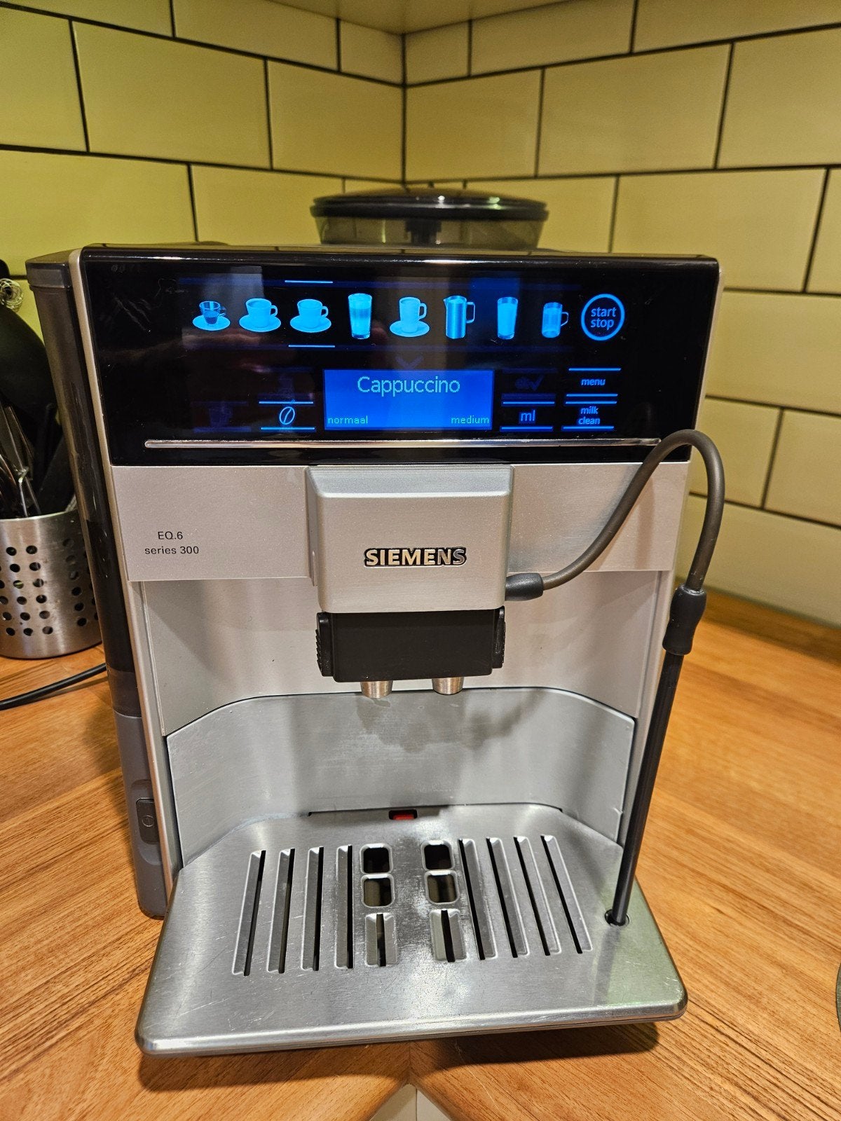 Siemens EQ.6 series 300 volautomatische espressomachine, Ophalen, Gebruikt, Koffiemachine, Koffiebonen