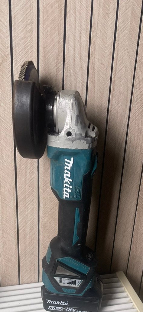 Makita 18 v haakseslijper variabel toerental, Doe-het-zelf en Verbouw, Gereedschap | Slijpmachines, Ophalen of Verzenden, Zo goed als nieuw