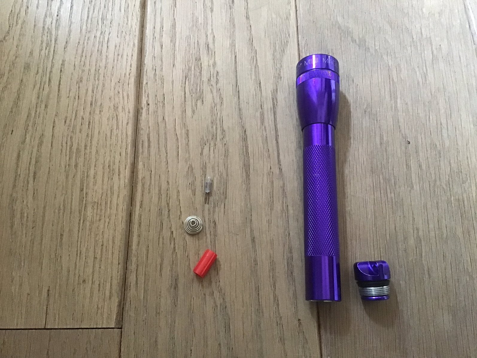 Maglite mini zaklamp mist lampje misschien voor onderdelen, Ophalen, Gebruikt, Batterij