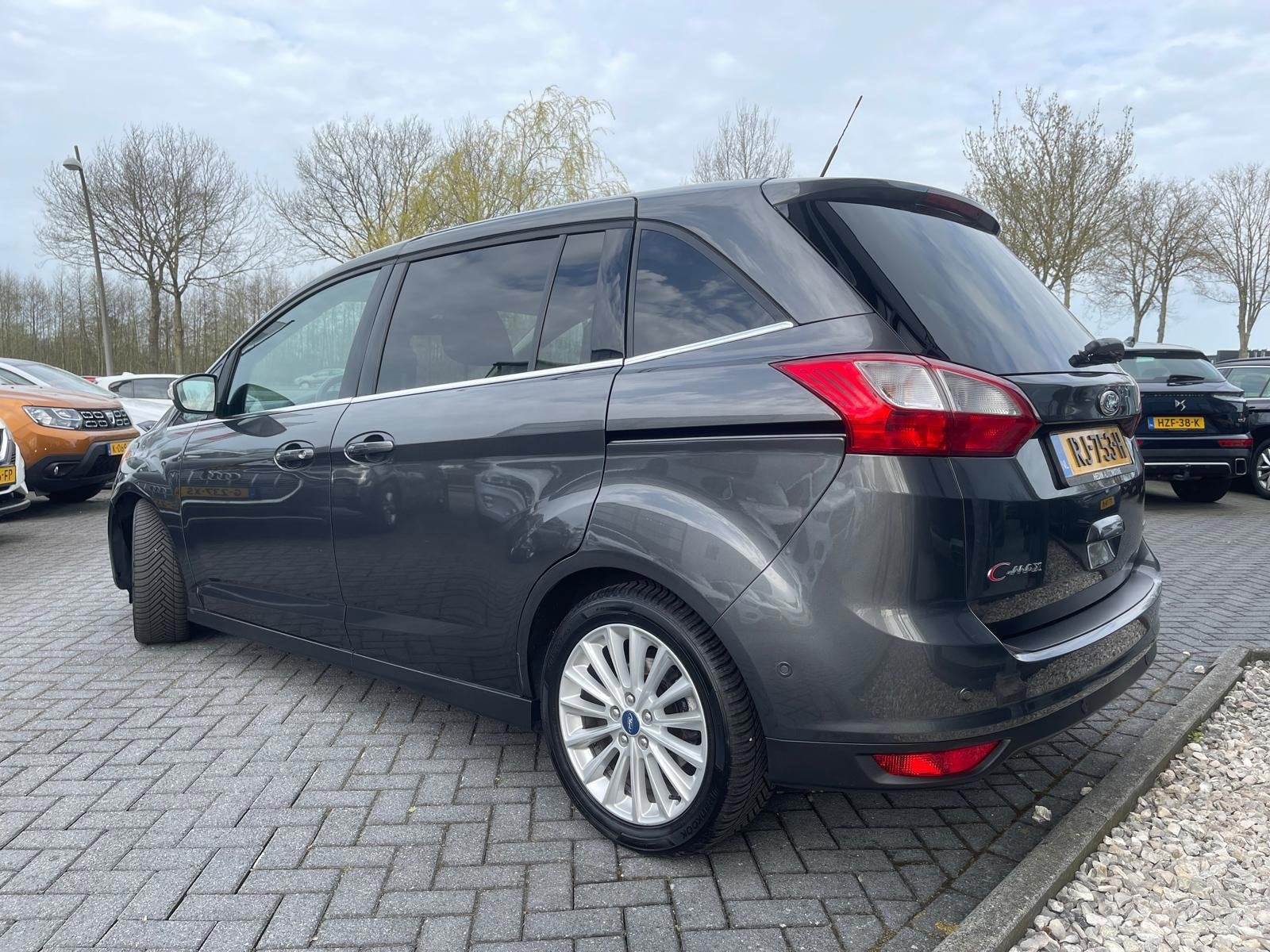 Ford Grand C-Max 1.0 Titanium | 7 Persoons | Schuifdeuren |, Auto's, Ford, Voorwielaandrijving, 745 kg, 125 pk, Gebruikt