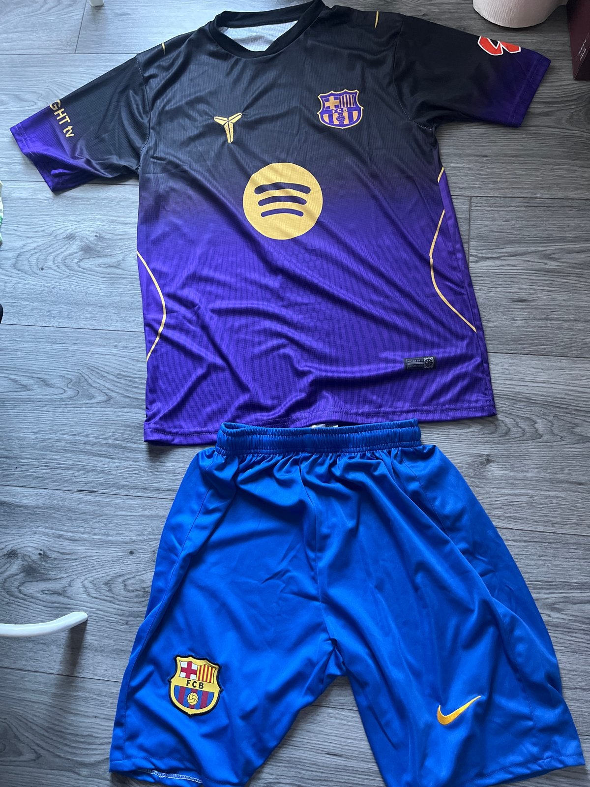 Barcelona tenue 26/27 maat S/M, Blauw, Ophalen of Verzenden, Voetbal, Gedragen