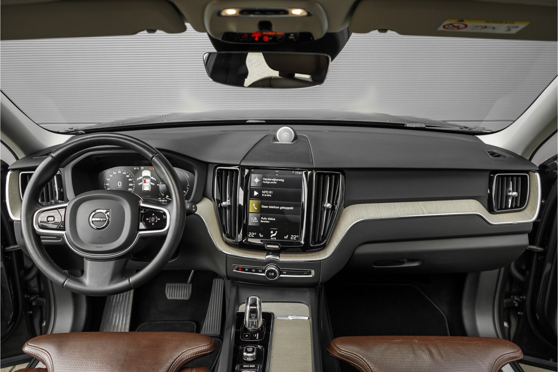 Volvo XC60 2.0 T8 Twin Engine AWD Inscription Pano CarPlay C, Auto's, Automaat, Dealer onderhouden, Gebruikt, 1969 cc