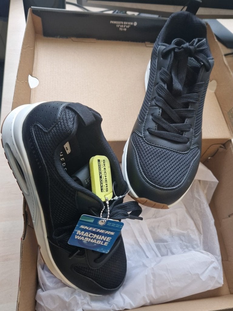 Mooie sneakers Skechers Los Angeles streat walk 43, Zwart, Nieuw, Ophalen of Verzenden, Sneakers of Gympen