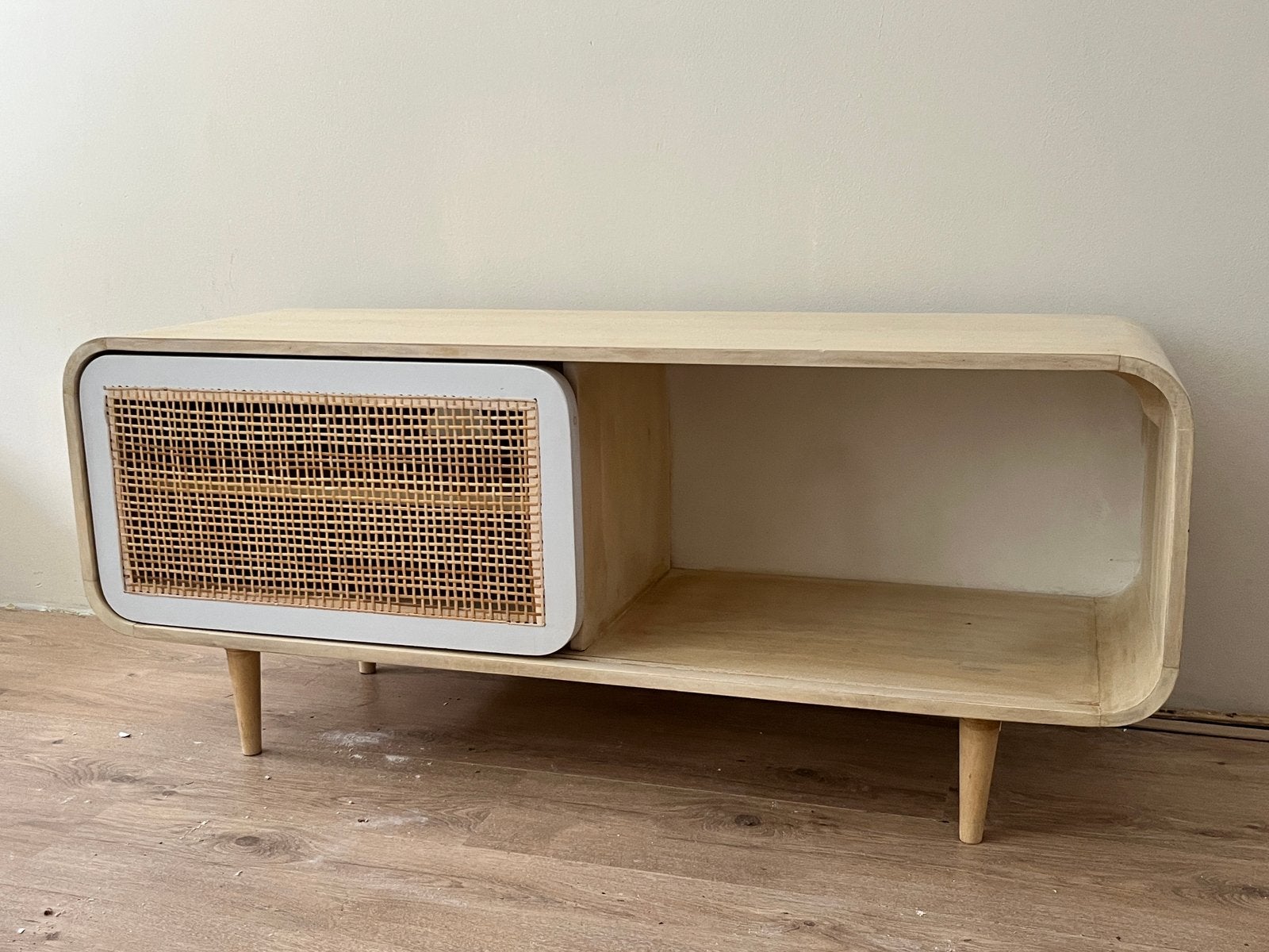Leuk  bamboe TV meubel met schuifdeur., Huis en Inrichting, Ophalen, Gebruikt, 100 tot 150 cm, Minder dan 100 cm