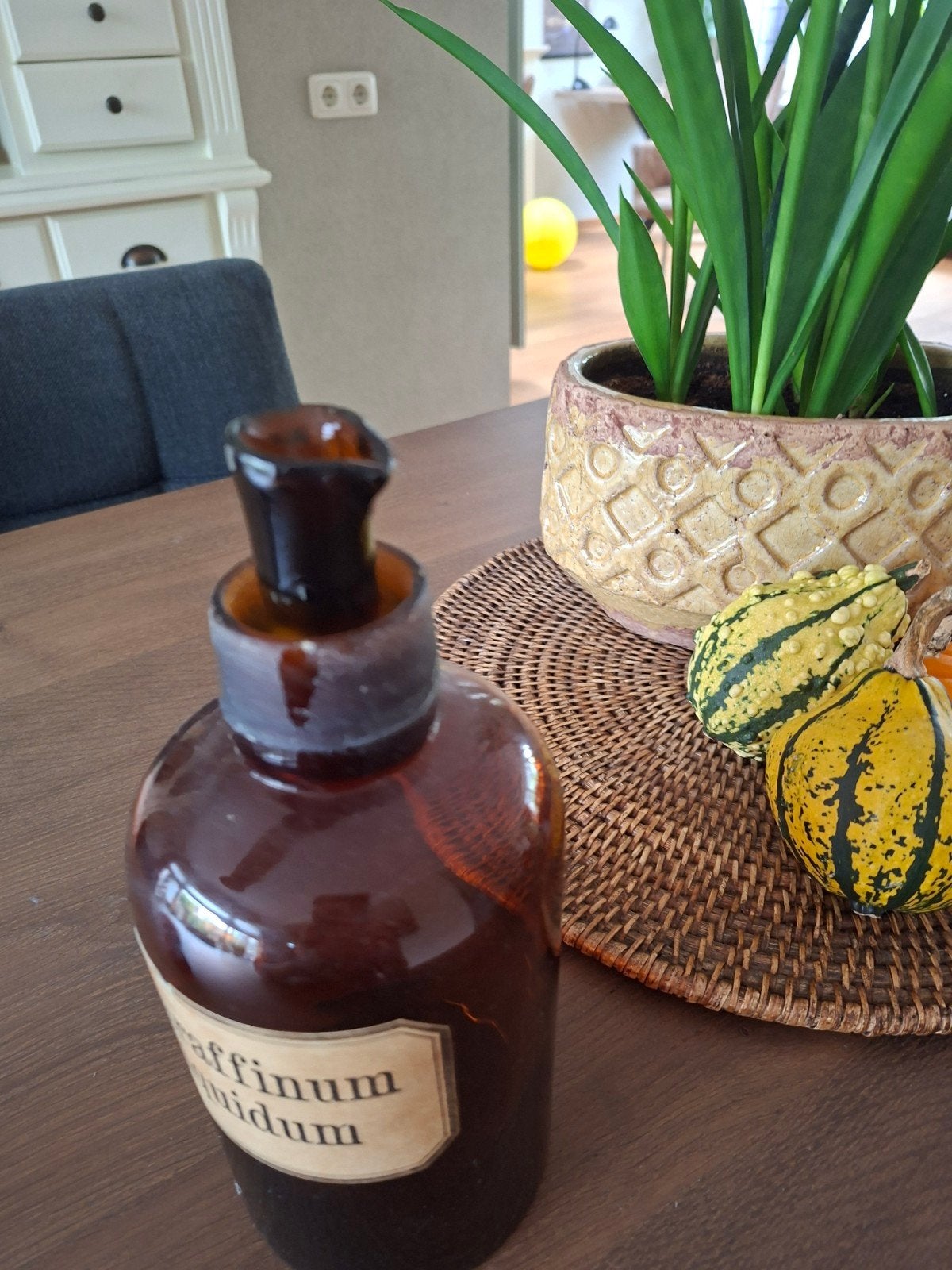 Antieke apothekersfles 'Paraffinum liquidum', Ophalen