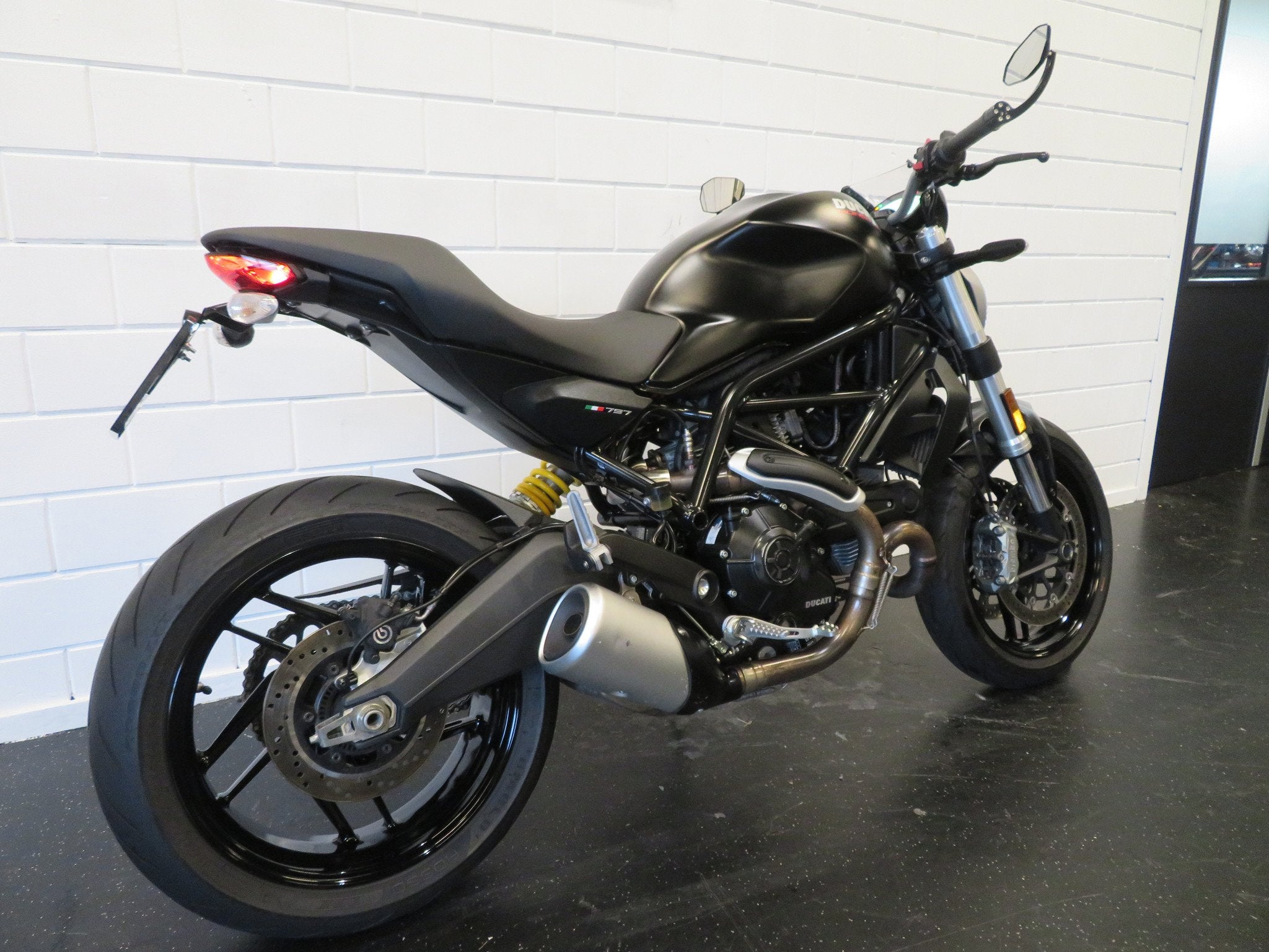 Ducati MONSTER 797 BLACK EDITION HISTORIE! (bj 2017), Motoren, Bedrijf, 797 cc, Naked bike