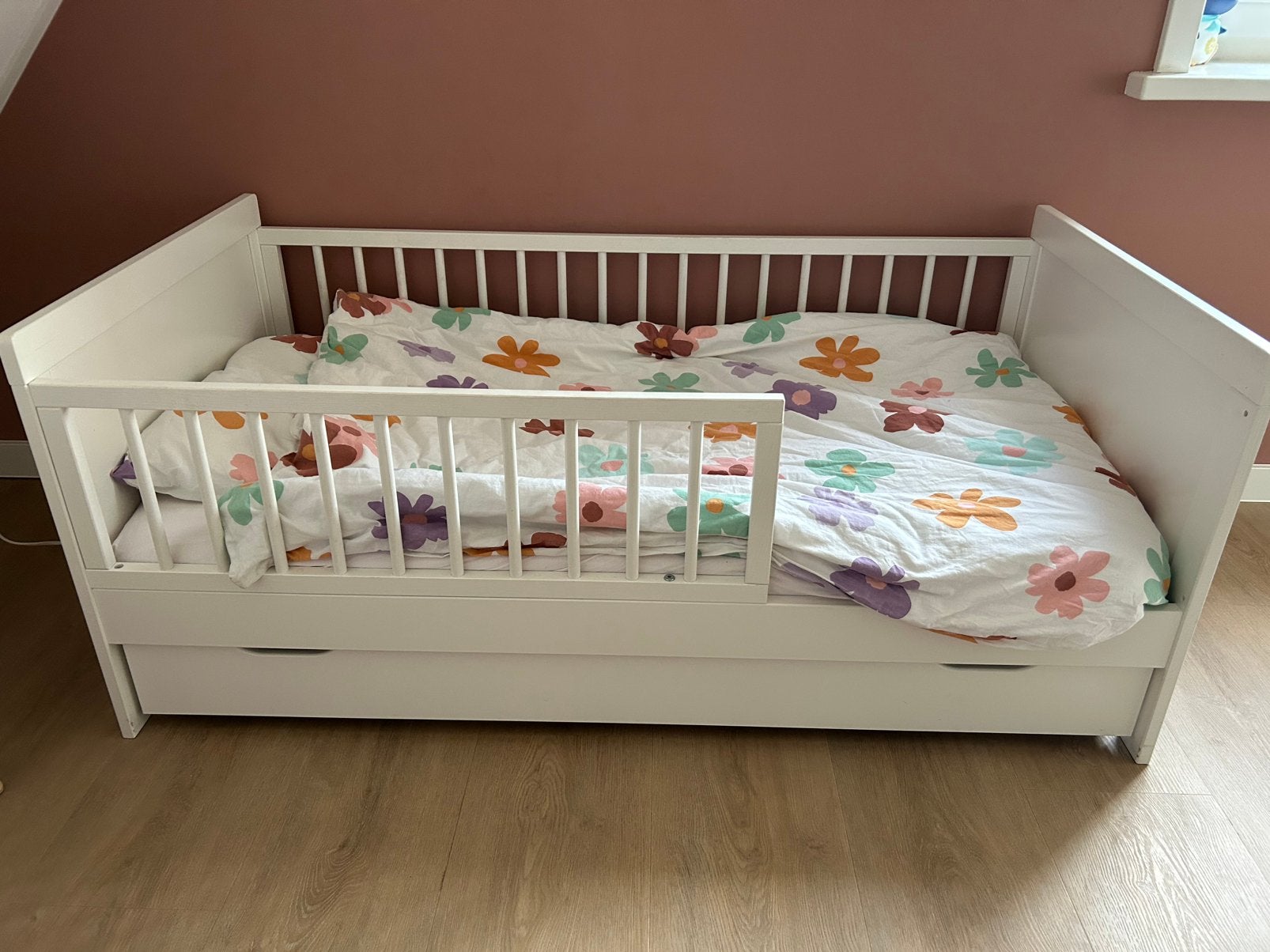 Peuterbed Petit Amélie 70x140 met lade, Kinderen en Baby's, Kinderkamer | Bedden, Ophalen, Gebruikt, 70 tot 85 cm, 140 tot 160 cm