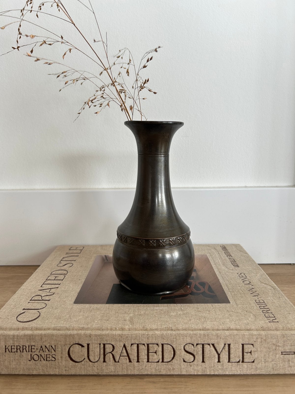 Vintage Daalderop Vaas | Bronskleurig Metaal, Antiek en Kunst, Ophalen of Verzenden