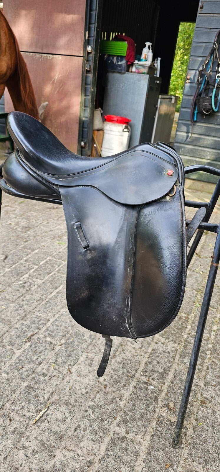 Albion legend dressuurzadel 16 inch, medium/wide, Dieren en Toebehoren, Ophalen of Verzenden, Gebruikt, Dressuur