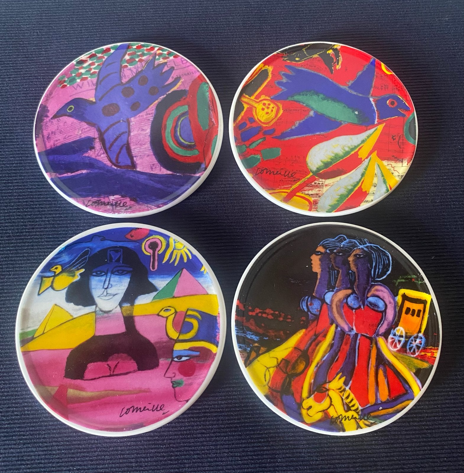 4 Verschillende Corneille onderzetters. Drsn. 10 cm., Ophalen of Verzenden