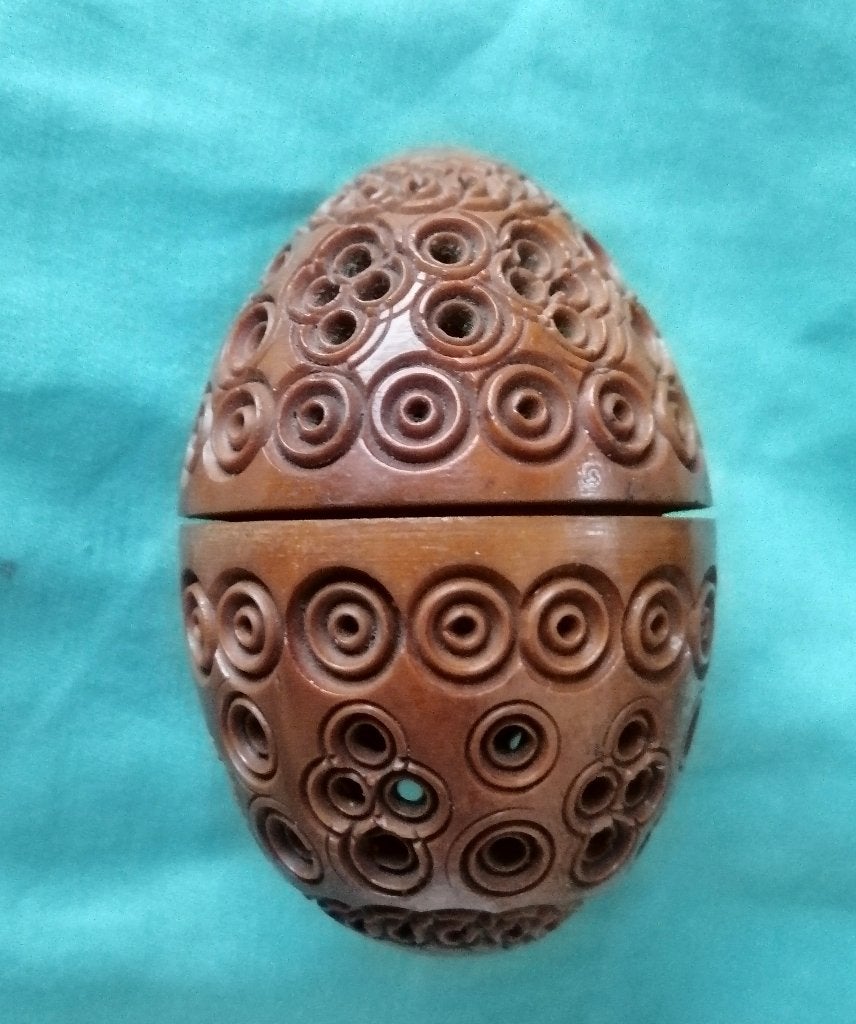 Coquilla noot doosje of ei.- 19e eeuw, Antiek en Kunst, Ophalen of Verzenden