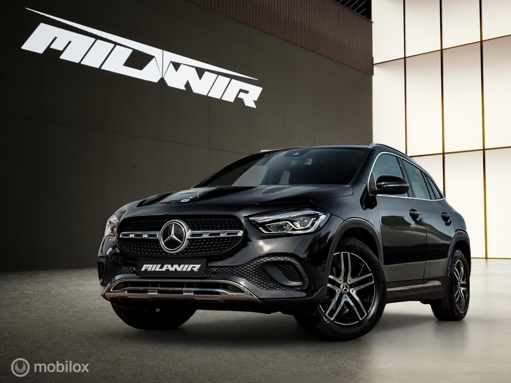 Mercedes GLA-klasse 180 Luxury Line |Sfeer |Leder |Camera, Gebruikt, 4 cilinders, Zwart, Leder
