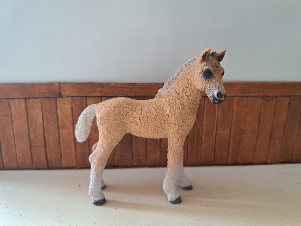 Schleich curly veulen, Ophalen of Verzenden, Zo goed als nieuw, Paard, Beeldje of Figuurtje