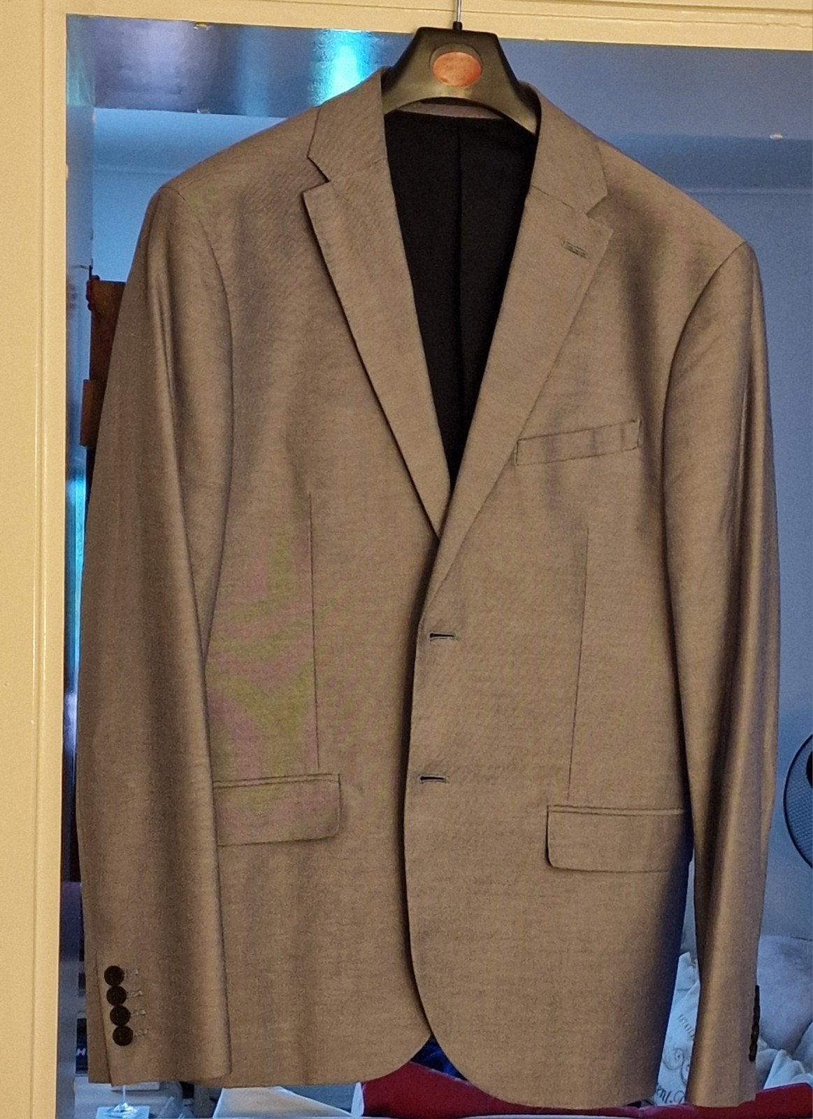 C&A Regular Fit colbert maat 54, licht glanzend kleur grijs, Kleding | Heren, Kostuums en Colberts, Maat 52/54 (L), Grijs, Gedragen