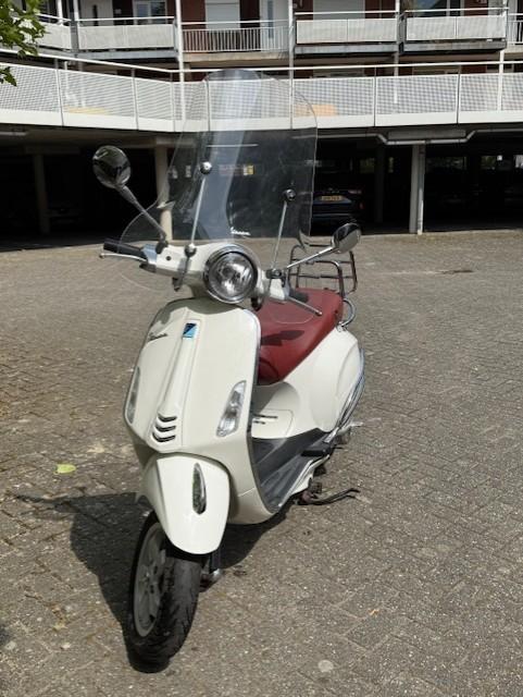 Vespa Primavera Snorscooter | Zeer nette staat | Met opties, Fietsen en Brommers, Scooters | Vespa, Ophalen, Overige modellen