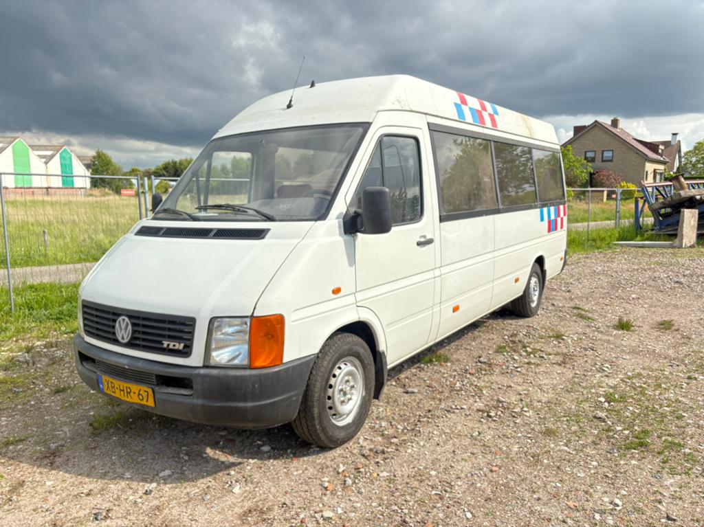 Volkswagen Lt35 2.5 TDI Kombi 75KW VD 1998 Wit, Auto's, Achterwielaandrijving, Overige carrosserieën, 2000 kg, 2162 kg