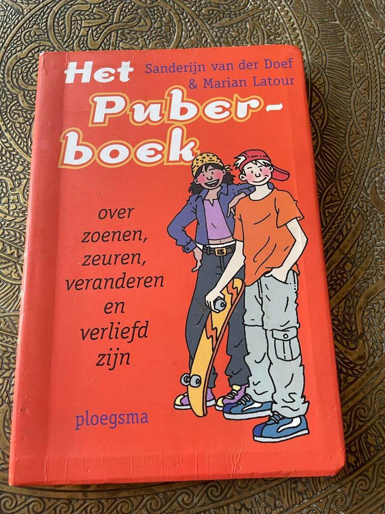 Het Puberboek: Over zoenen, zeuren, veranderen en verliefd z, Ophalen of Verzenden, Gelezen, Non-fictie