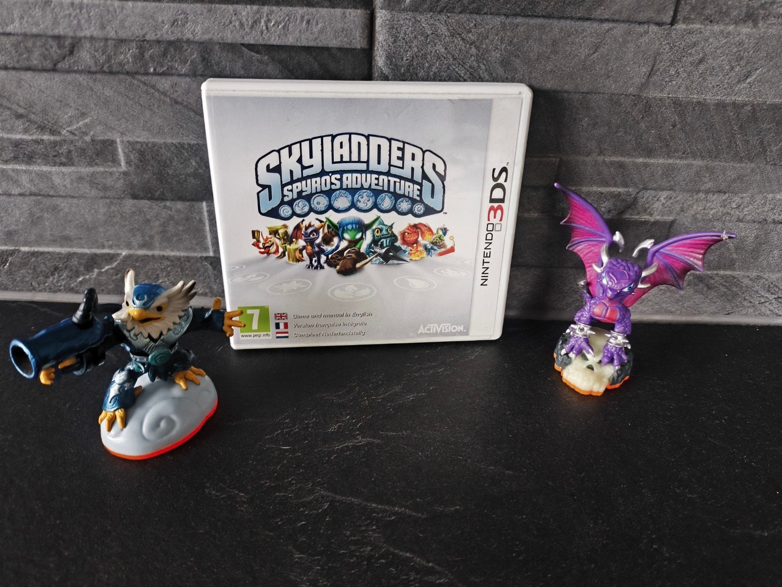 Skylanders spyro's adventure Nintendo 3ds met skylanders, Avontuur en Actie, 2 spelers, Ophalen of Verzenden, Zo goed als nieuw