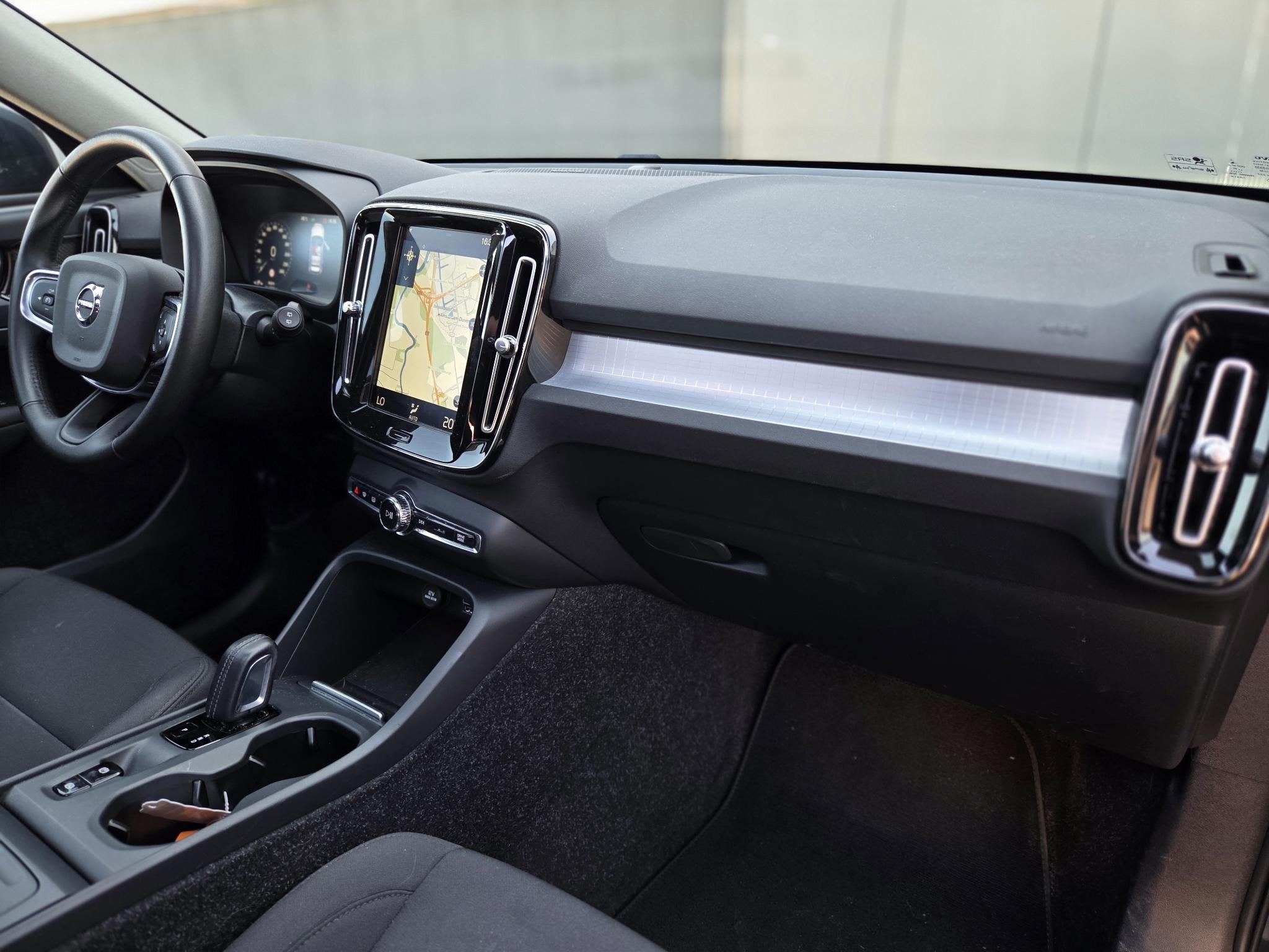 Volvo XC40 1.5 T3 Business Pro | Apple-Android | Navigatie |, Gebruikt, Euro 6, Blauw, 163 pk