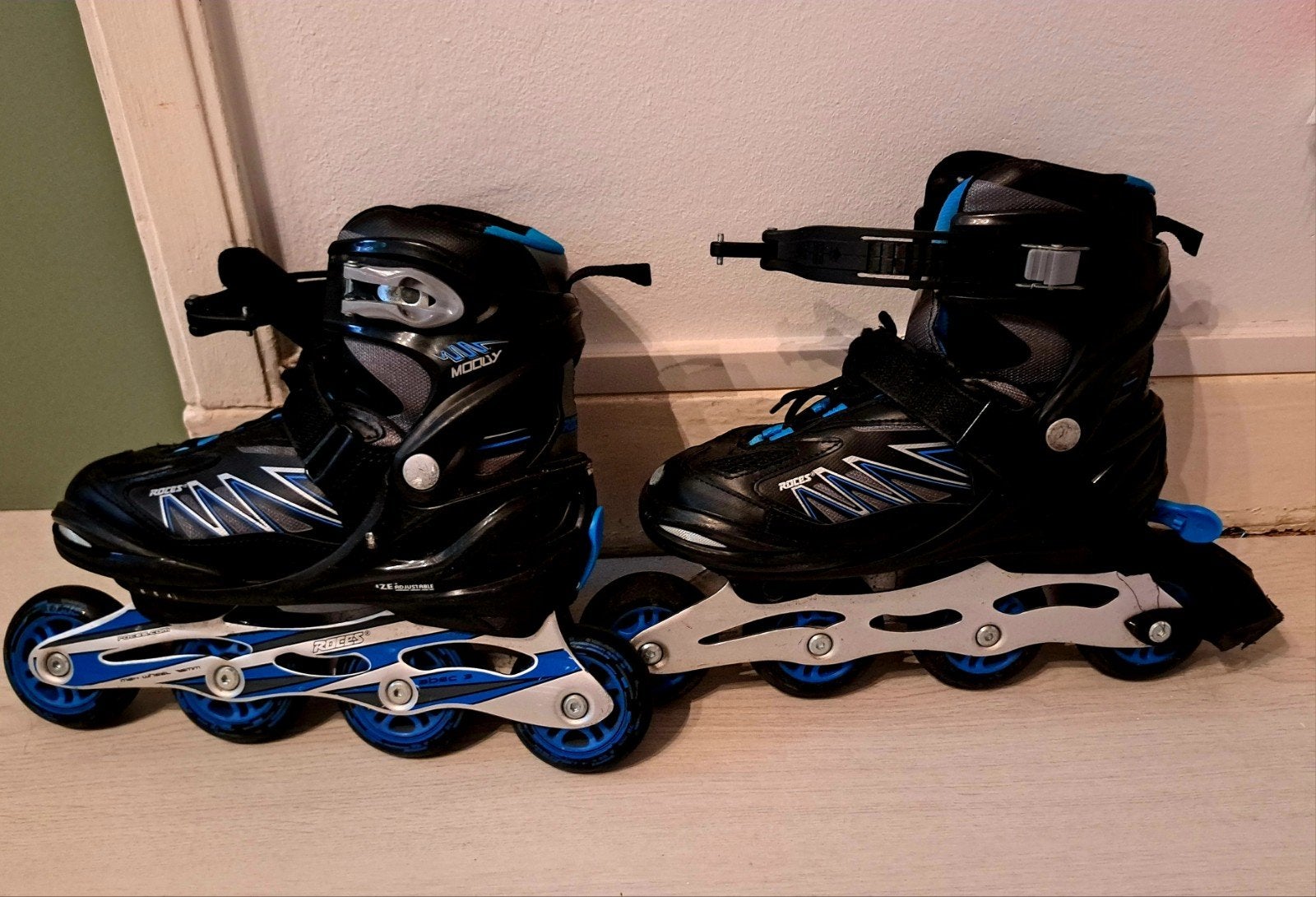 Roces Moody skeelers | verstelbaar maat 36-40 | zwart/blauw, Kinderen, Roces, Ophalen of Verzenden, Inline skates 4 wielen