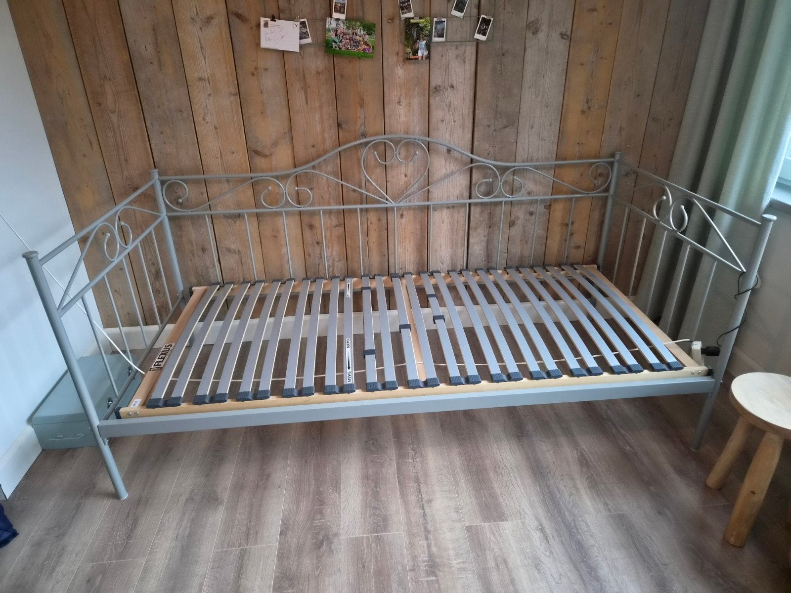 Sofabed 90x200 cm grijs metaal, Ophalen, Gebruikt, 90 cm, Eenpersoons