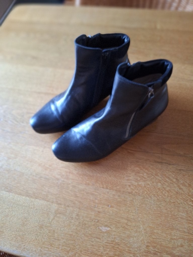 te koop: mooie lage enkellaarsjes Verhulst 8.5 zwart, Zwart, Lage of Enkellaarzen, Verhulst, Ophalen of Verzenden
