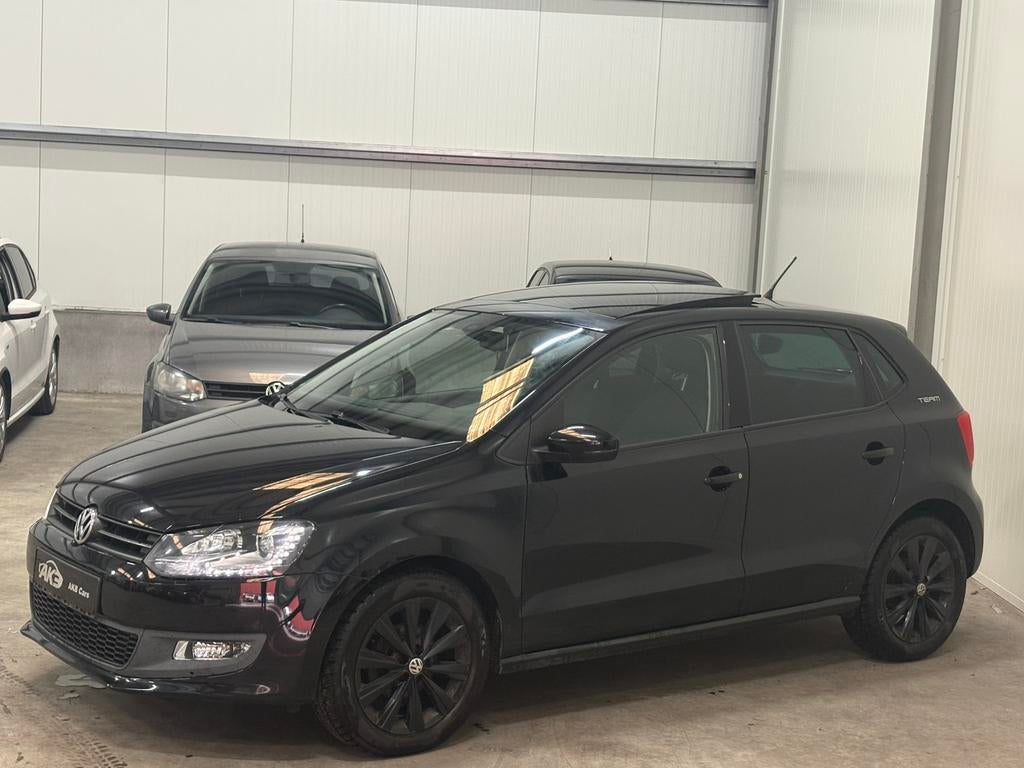 Volkswagen Polo /105PK/PANO/CRUISE/LED/STOELVER/SENSOR/NWAPK, Stof, Metallic lak, Zwart, 4 cilinders