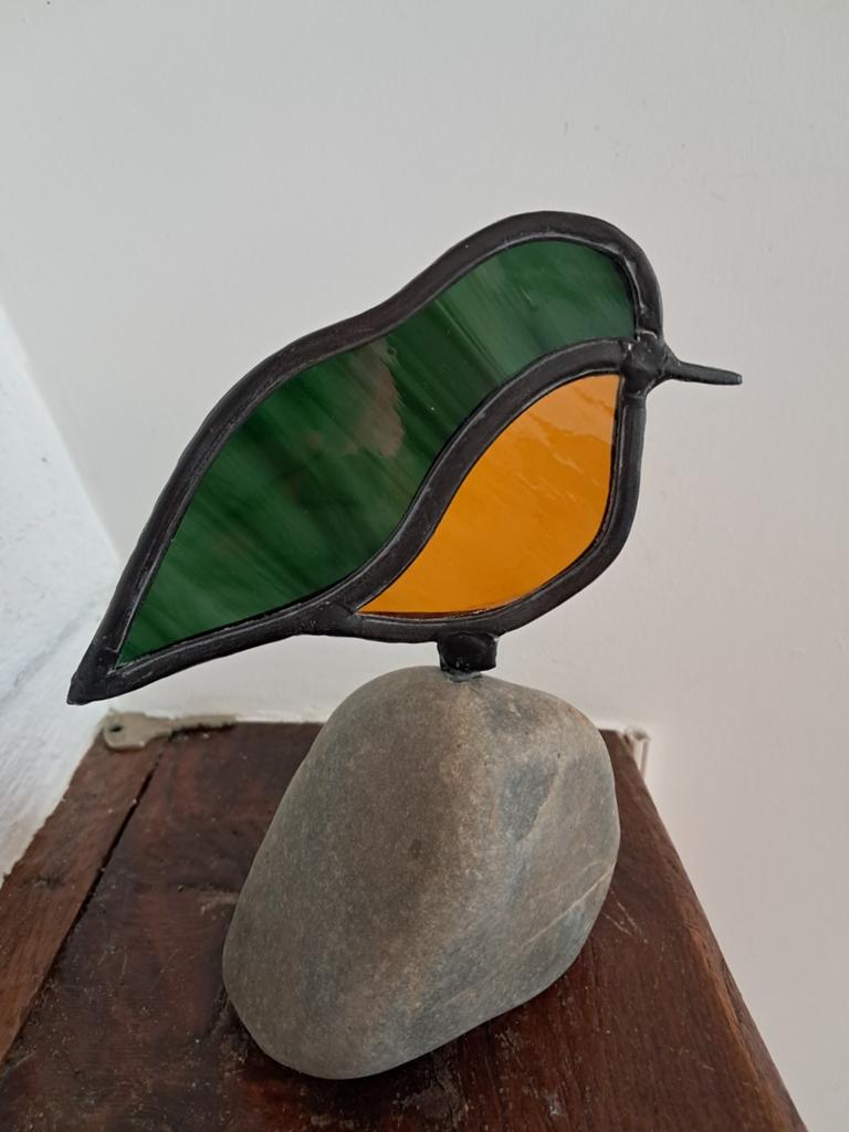 Unieke Glas-in-lood Vogel op Steen, Meerkleurig, Nieuw, Ophalen of Verzenden, Modern