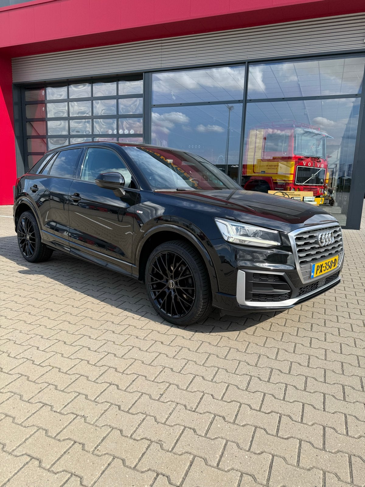 Audi Q2 1.4 Tfsi CoD 150pk S Tronic 2017 Zwart, Auto's, 4 cilinders, Zwart, 1395 cc, 19 km/l