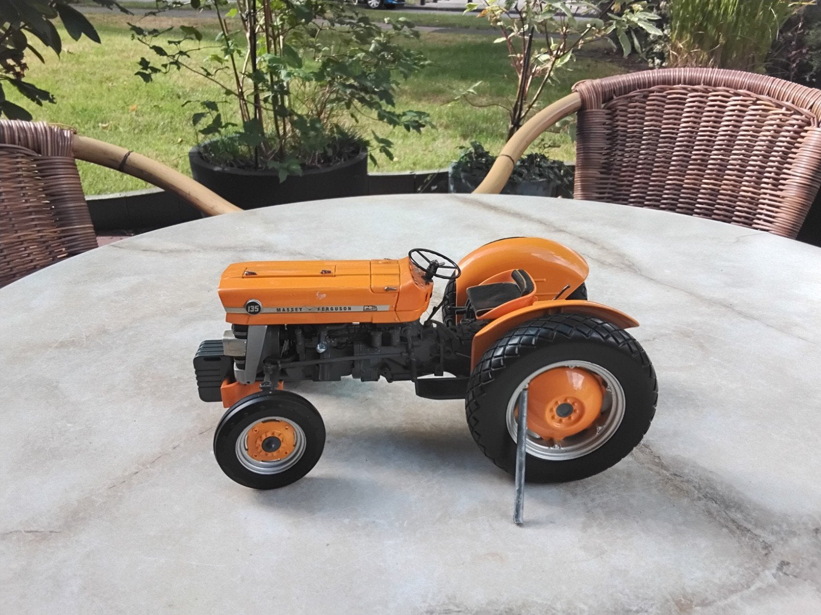 Massey Ferguson 135  Industrial (geel) 1x16, Overige merken, Ophalen of Verzenden, Zo goed als nieuw, Groter dan 1:32