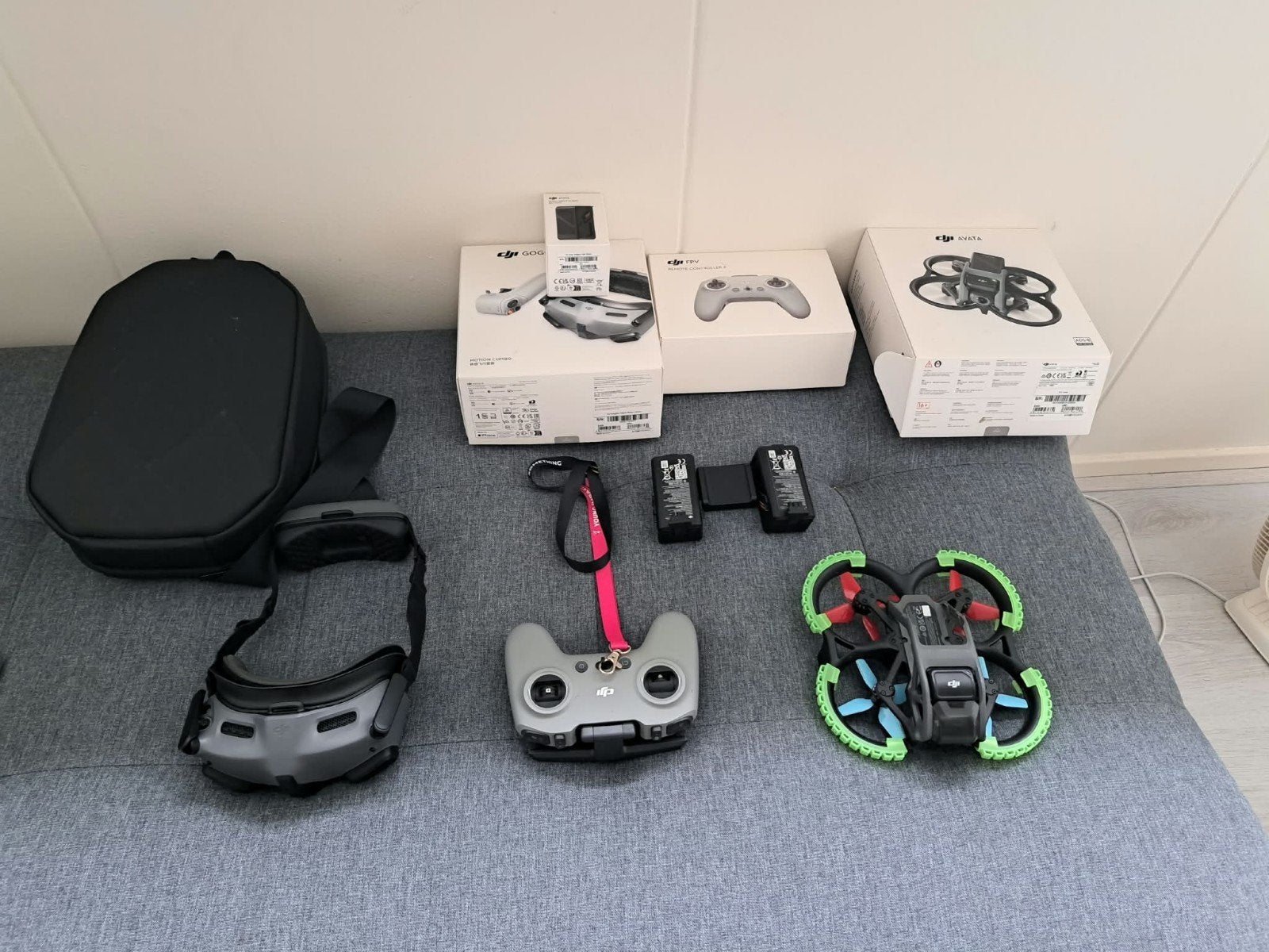 DJI Avata Zo Goed Als Nieuw Inclusief Extra Props, 250 tot 900 gram, Cameradrone, Ophalen of Verzenden, Zo goed als nieuw