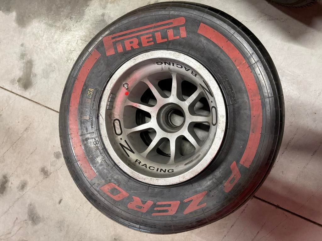 Pirelli F1 Racing Band met Velg - Zeldzaam Item, Motoren, Ophalen