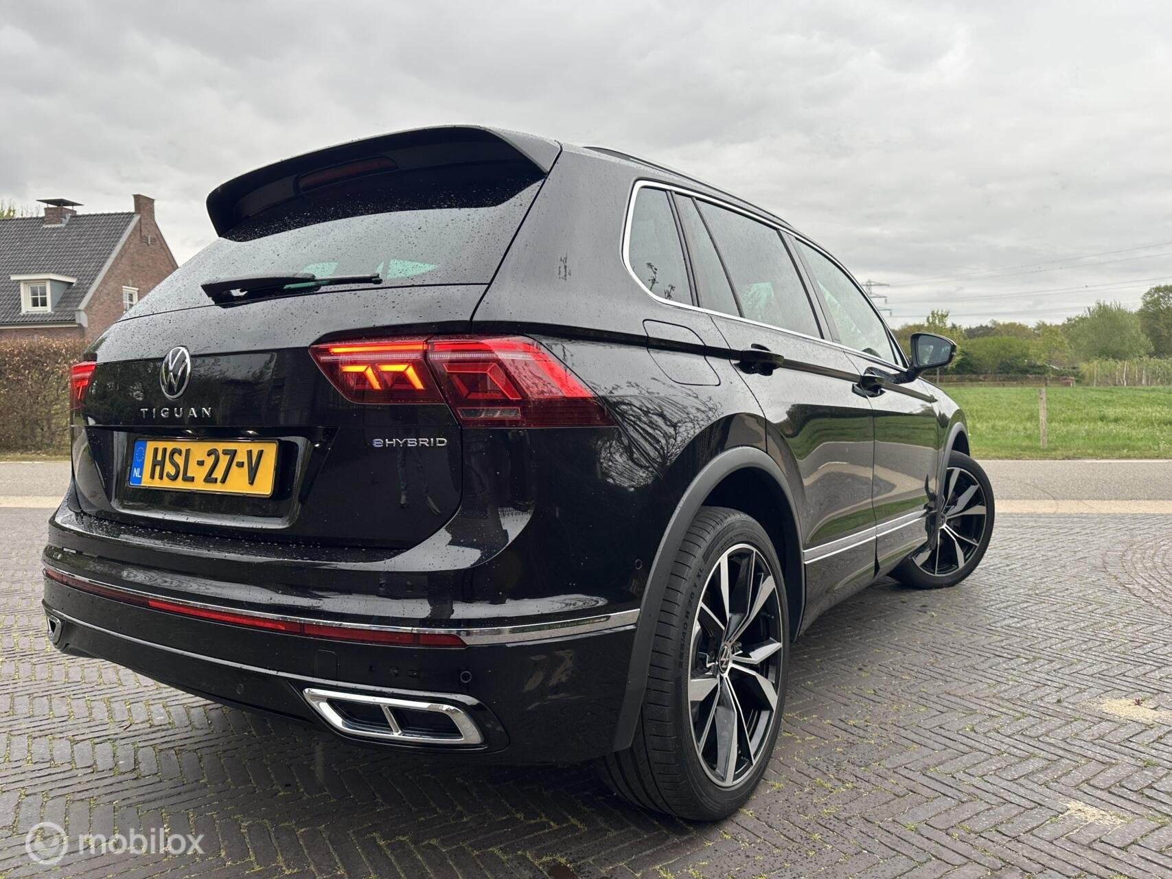 Volkswagen Tiguan 1.4 TSI eHybrid R-Line Trekhaak Pano✅, Auto's, Dealer onderhouden, 4 cilinders, Met garantie (alle), Leder en Stof
