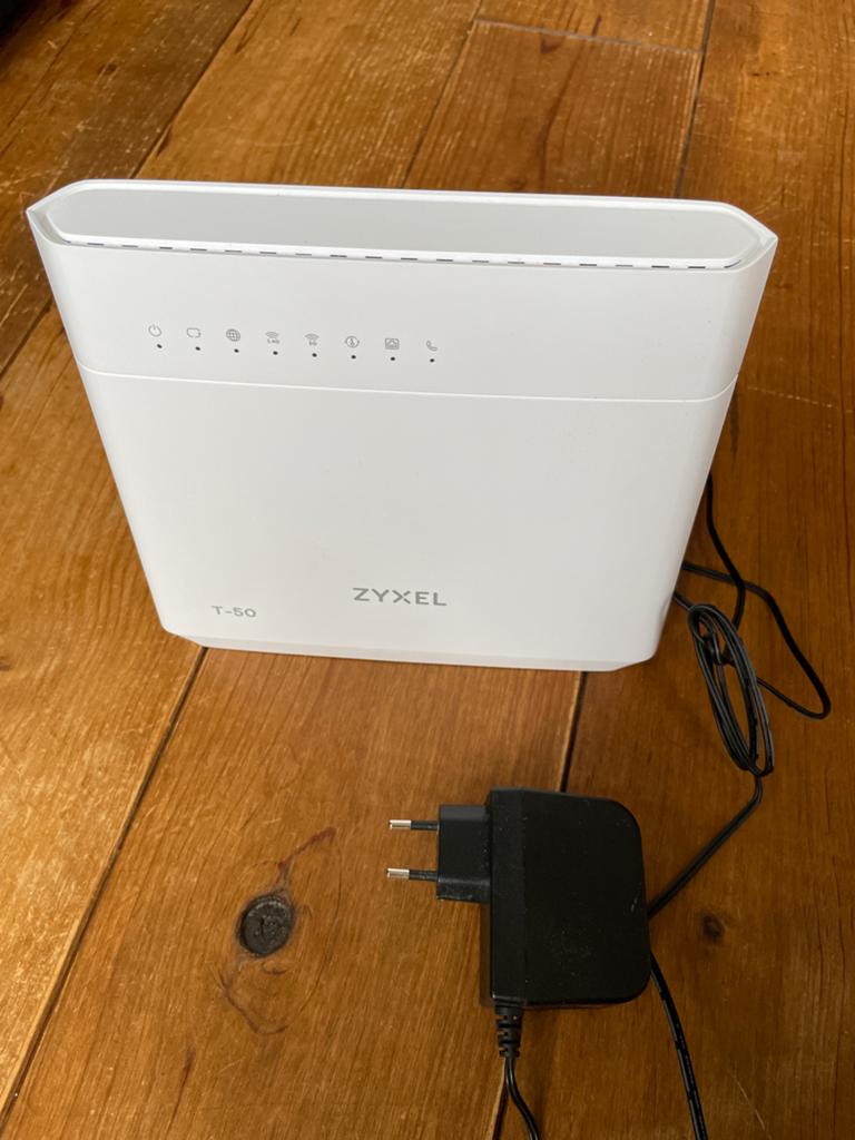 Zyxel T-50 VMG8825-T50 Router met modem, Computers en Software, Routers en Modems, Ophalen of Verzenden, Zo goed als nieuw, Router met modem