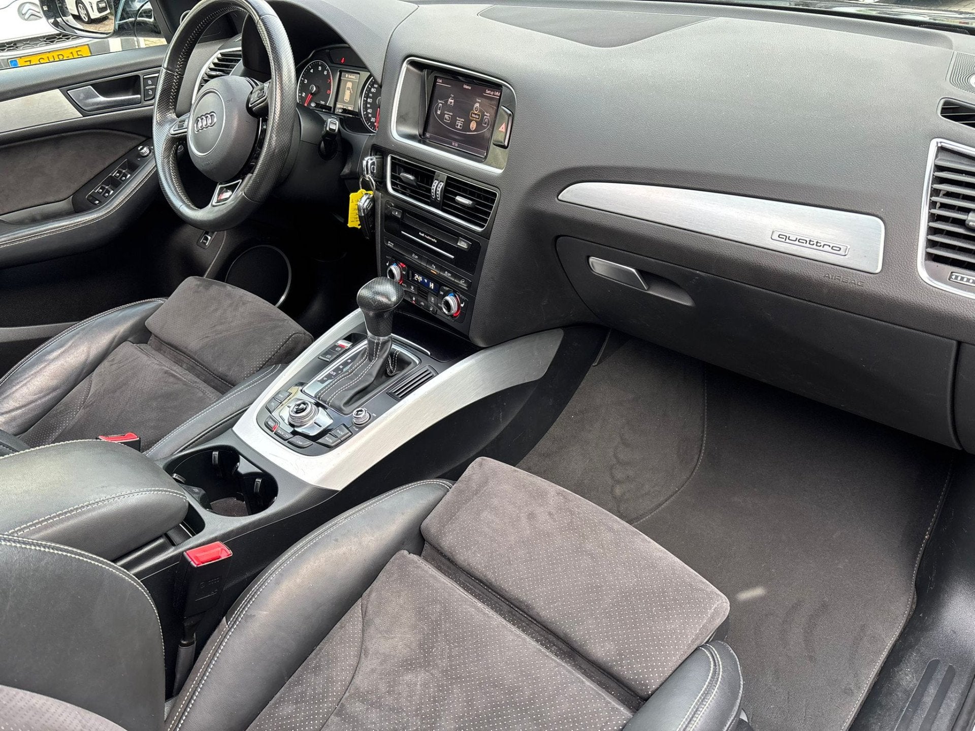Audi Q5 2.0 TFSI QUATTRO ADRENALIN SPORT AUTOMAAT 8-TRAPS /, Auto's, Dealer onderhouden, Gebruikt, 4 cilinders, Zwart