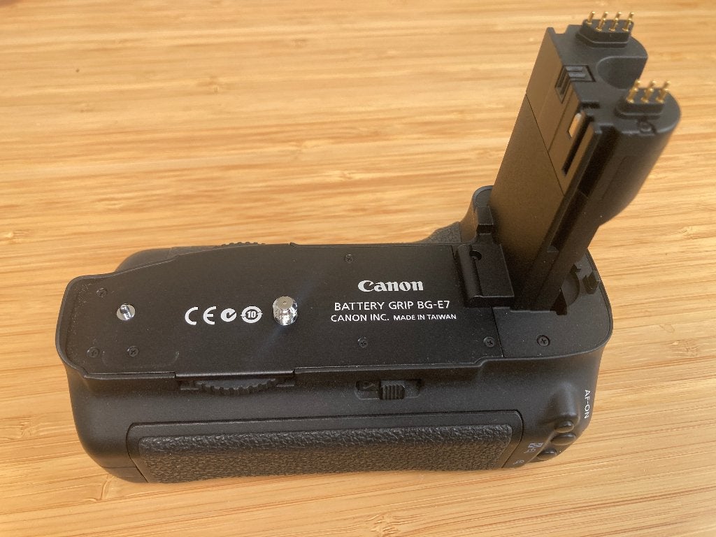 Batterijgrip Canon BG-E7, Audio, Tv en Foto, Canon, Overige typen, Ophalen of Verzenden, Zo goed als nieuw