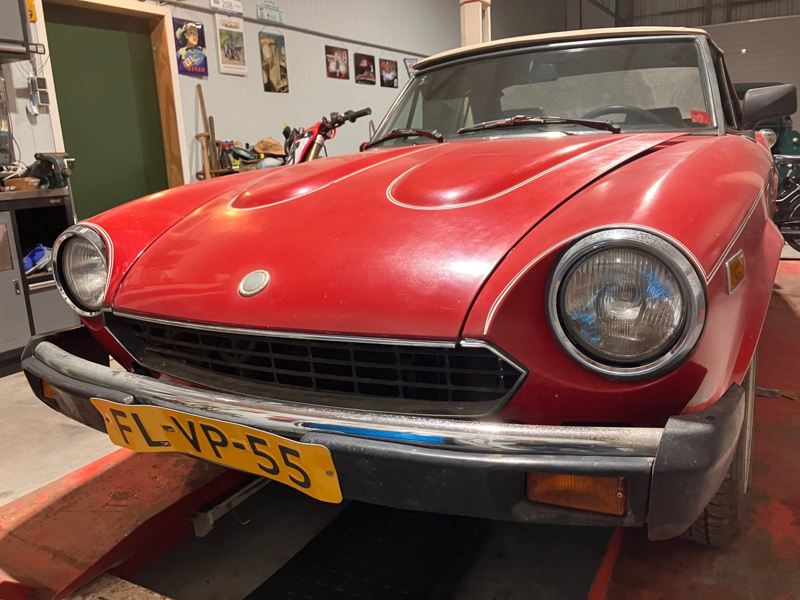 Pininfarina 1981 Rood, Auto's, 1064 kg, Particulier, Geïmporteerd, Rood