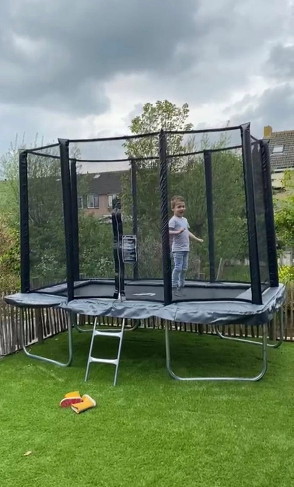 Trampoline Akrobat 305 x 183 cm, Ophalen, Gebruikt
