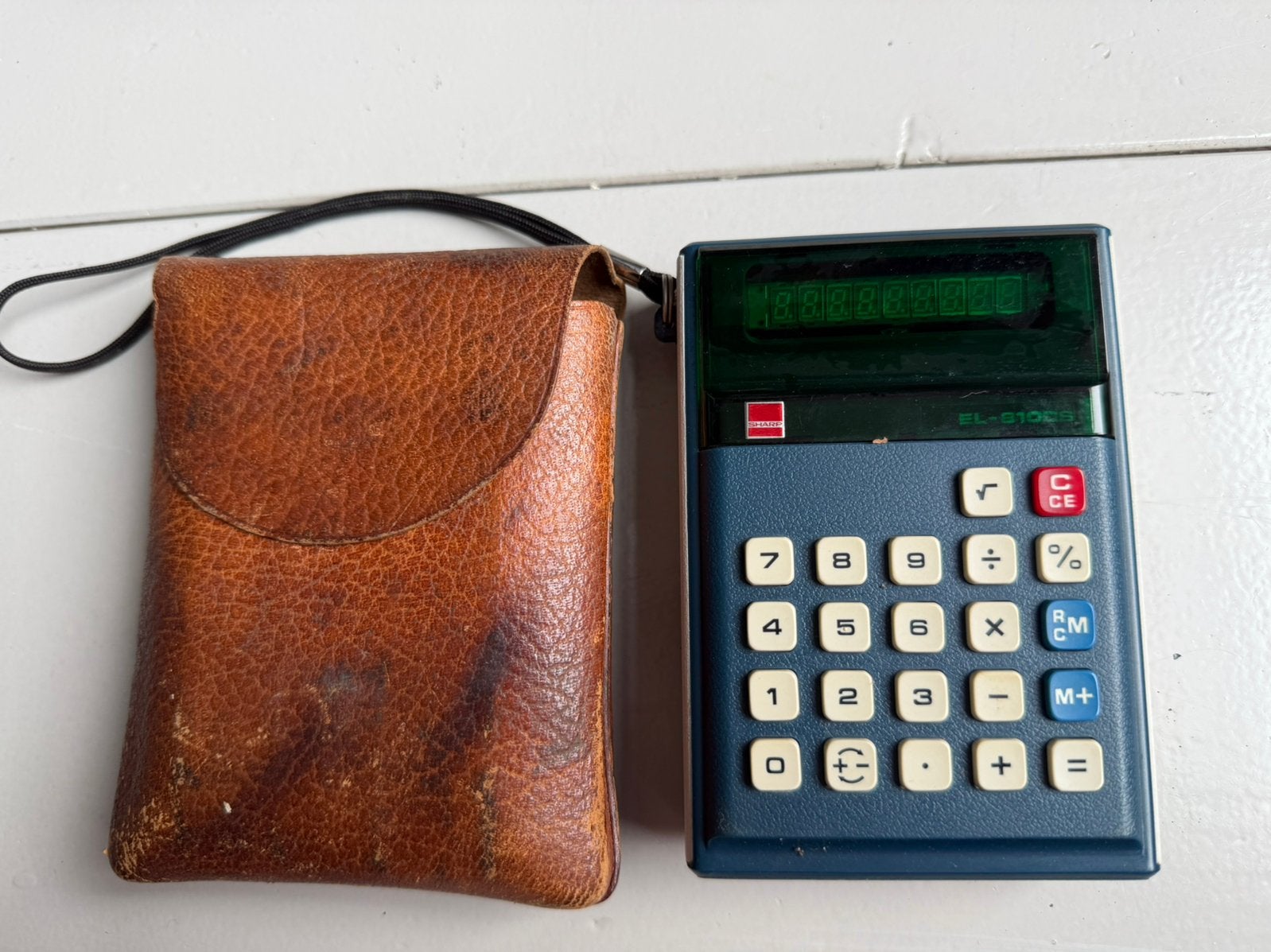 Vintage Sharp EL-8109 calculator jrn 70 vr liefhebber defect, Diversen, Ophalen of Verzenden