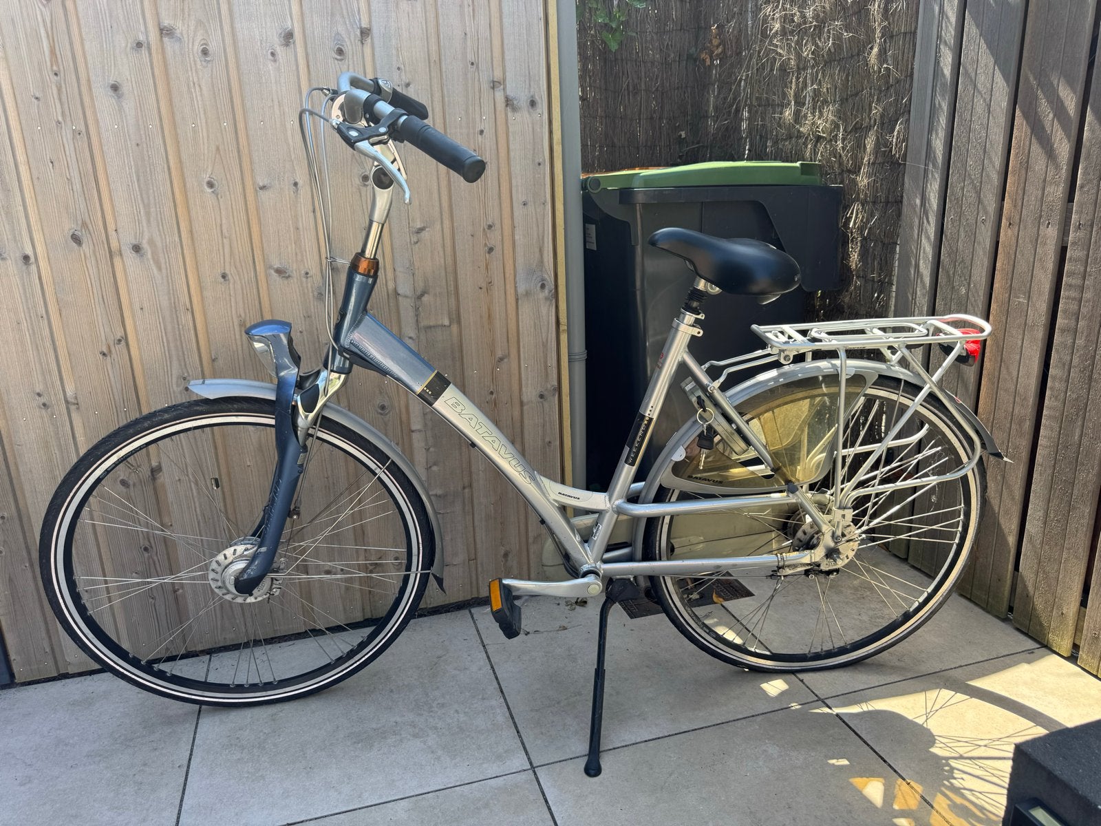 Batavus fiets met versnellingen - achterband lek, Ophalen, Versnellingen, Batavus, 53 tot 56 cm