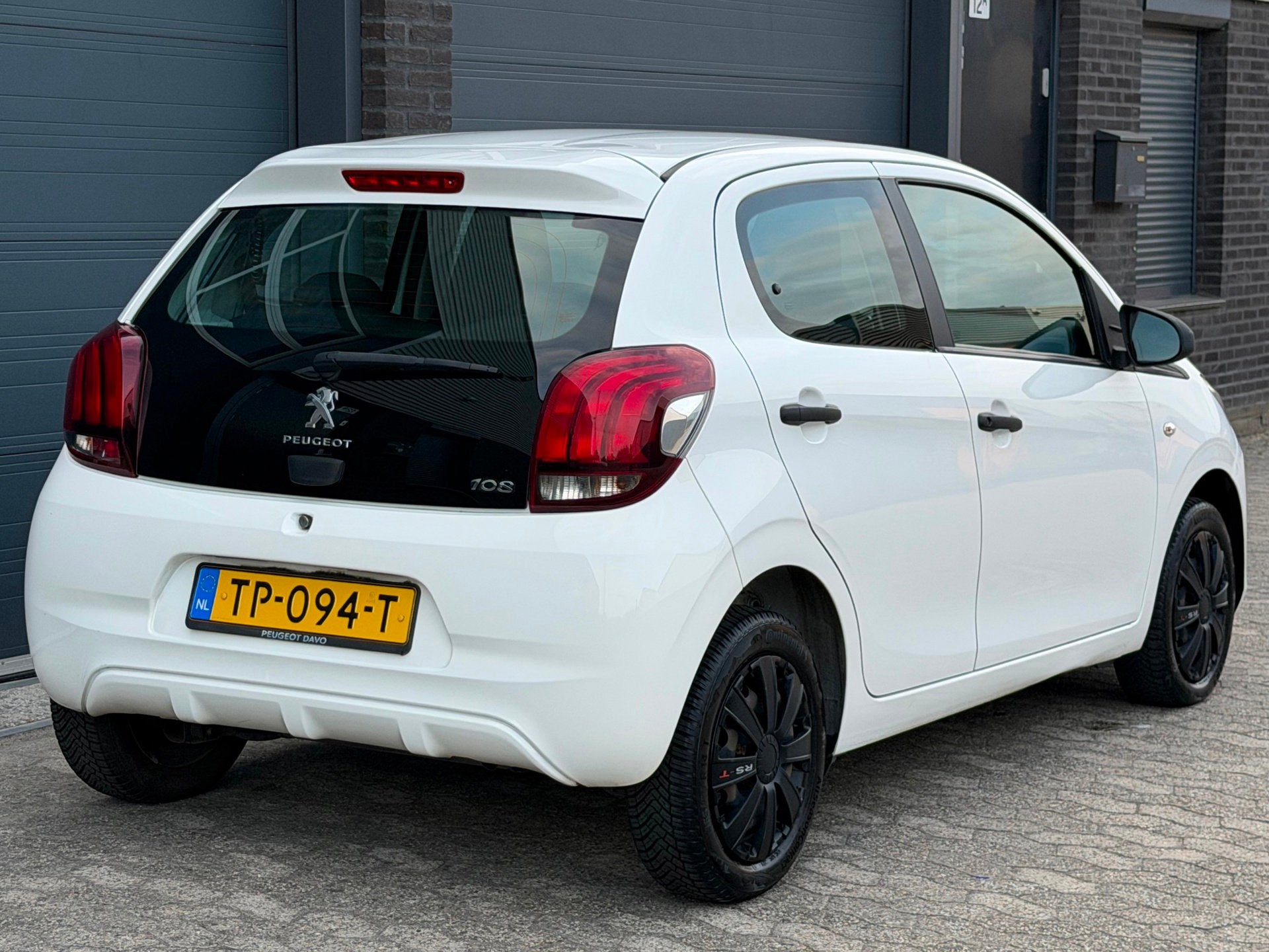 Peugeot 108 1.0 e-VTi Access CARPLAY 67246km NAP, Auto's, Peugeot, Voorwielaandrijving, Stof, Gebruikt, 4 stoelen