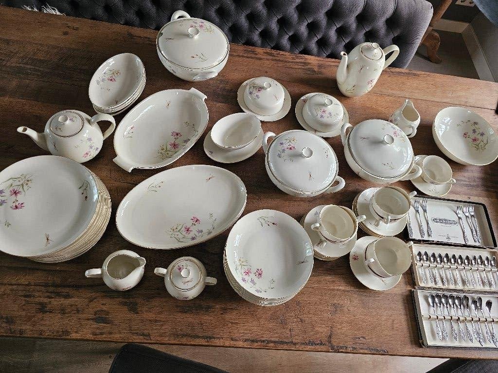 Vintage Arzberg servies met goudrandje en bloemdecoratie, Huis en Inrichting, Keuken | Servies, Ophalen, Zo goed als nieuw, Overige stijlen