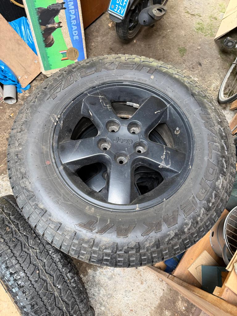 Velgen JEEP Falken Wildpeak 5x, Auto-onderdelen, Banden en Velgen, Ophalen, Banden en Velgen, 17 inch, All Season