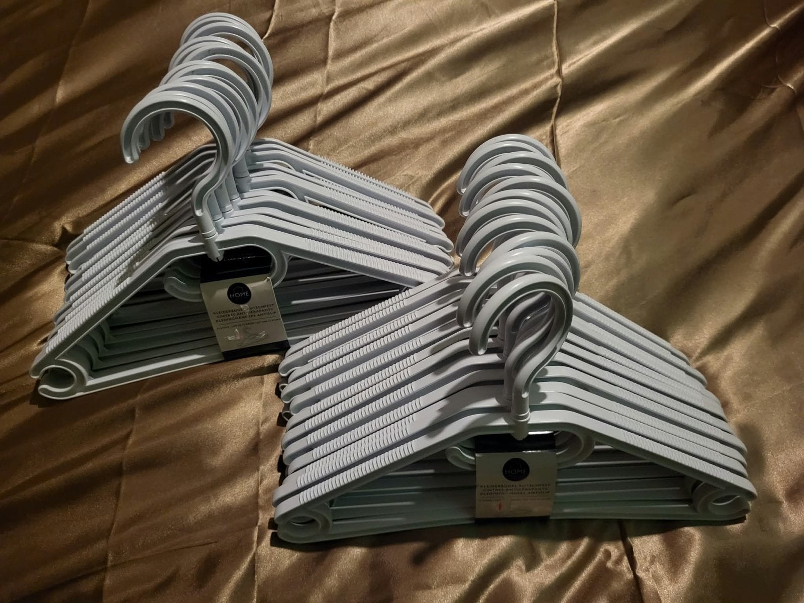 Nieuwe antislip kledinghangers - 24 stuks, Ophalen of Verzenden, Nieuw, Kunststof, Kinderen