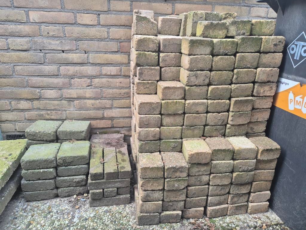 Gratis op te halen: Gebruikte klinkers/tegels, Tuin en Terras, Tegels en Klinkers, Ophalen, Gebruikt, Klinkers, Minder dan 5 m²