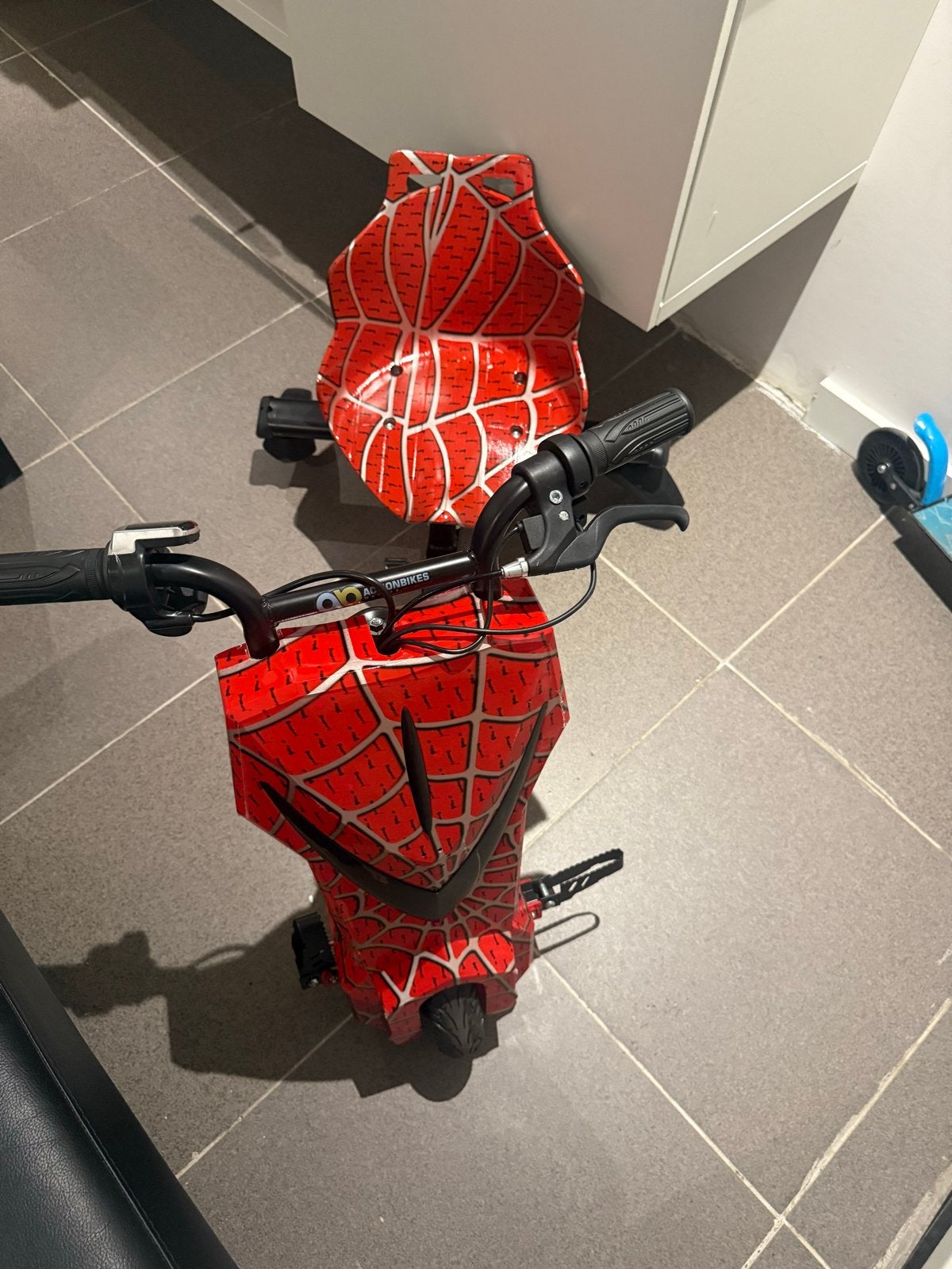 Elektrische Drift Trike met LED en Bluetooth Speaker, Ophalen, Zo goed als nieuw, Overige typen