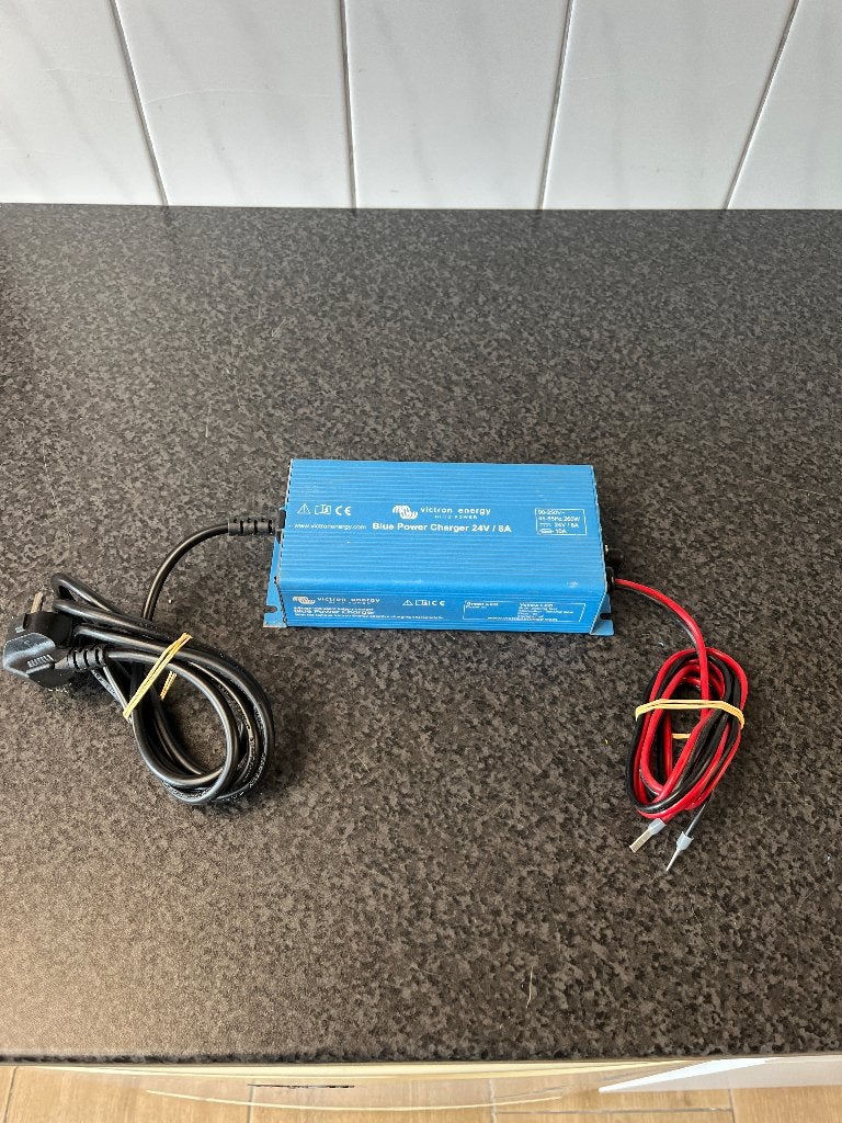 Victron energy bleu power acculader charger 24 volt 8 amp., Ophalen of Verzenden, Gebruikt