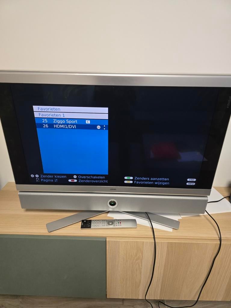 Loewe Individual 32 Selection DR+ projectie-tv aluminiumzilv, Gebruikt, 50 Hz, LCD, 80 tot 100 cm